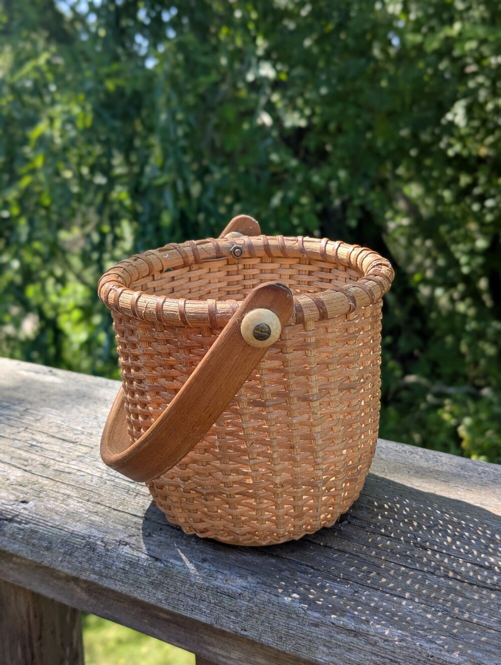 Vintage Nantucket Style Basket with Wooden Handle